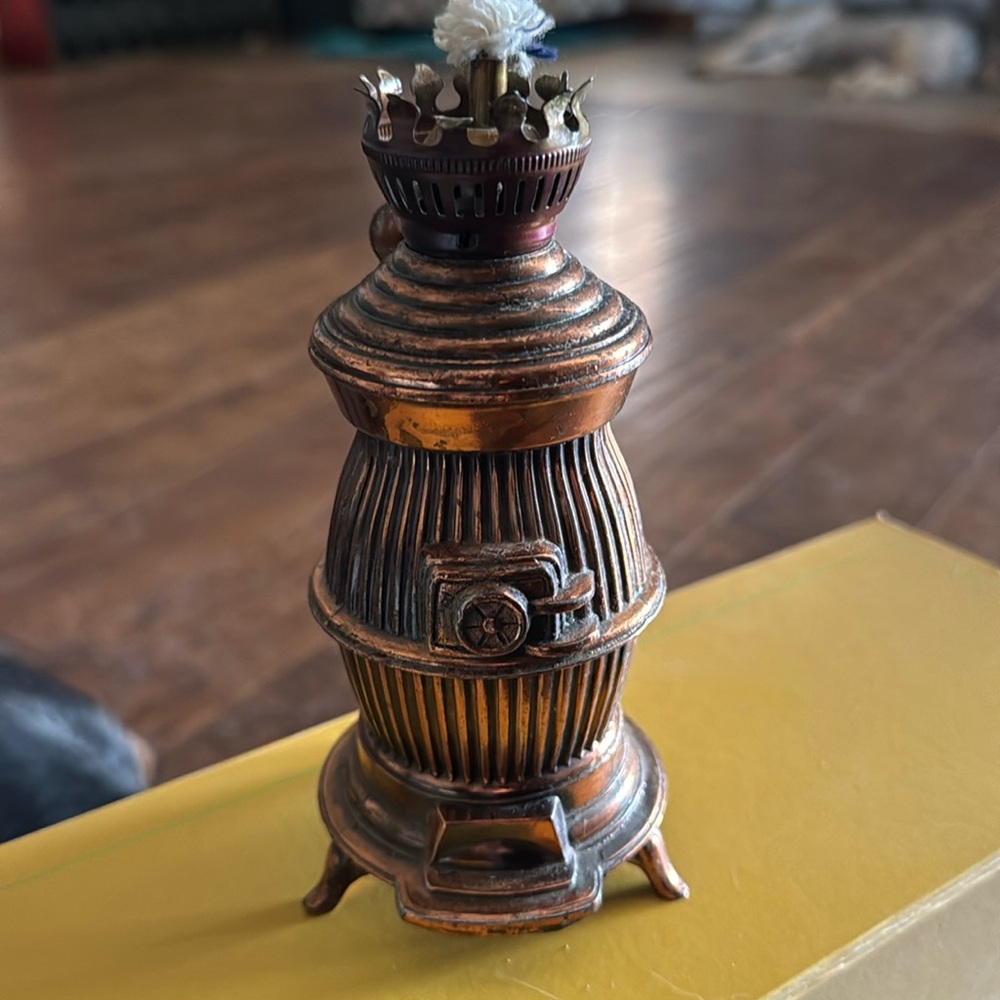 Vintage pot belly stove lamp